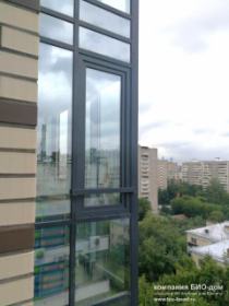 Балкон после замены холодного остекления в ЖК "Клубный дом Юннаты"