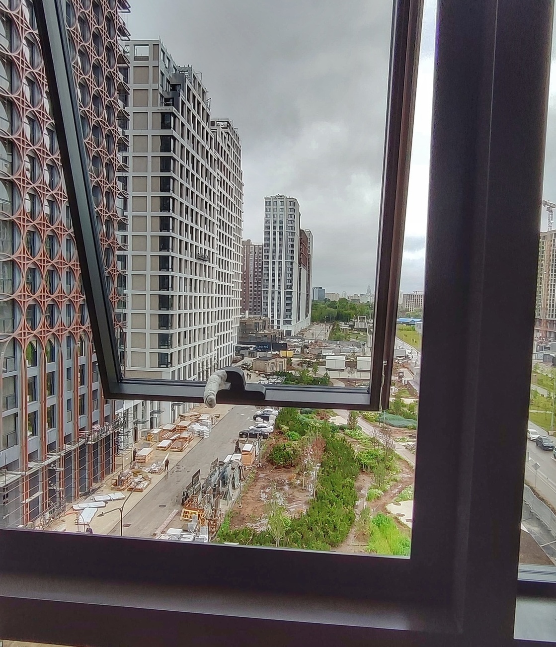 Остекление в ЖК "Остров" - улица Нижние Мнёвники Остекление в ЖК "Остров" - улица Нижние Мнёвники